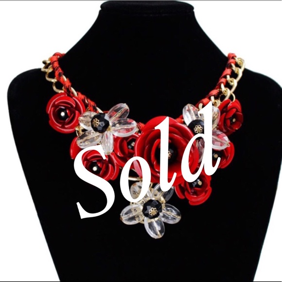 Jewelry - Chunky Red Rose Flower necklace & earring set